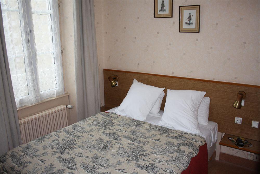 Hotel Le Relais Des Templiers Beaugency Esterno foto