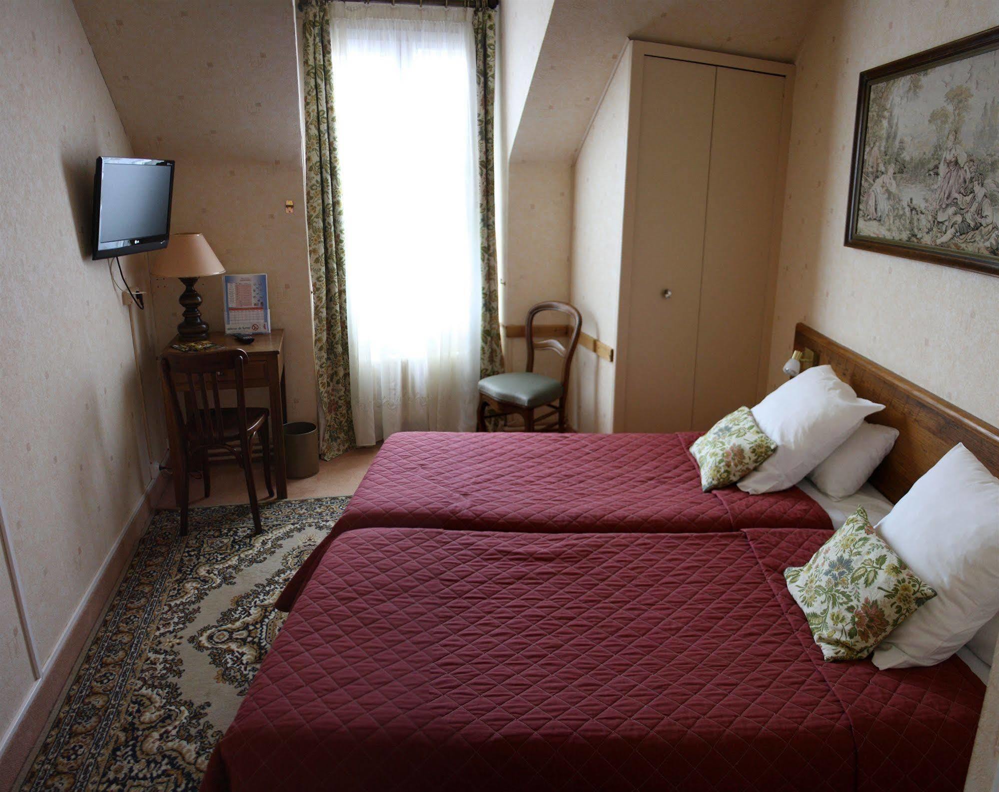 Hotel Le Relais Des Templiers Beaugency Esterno foto