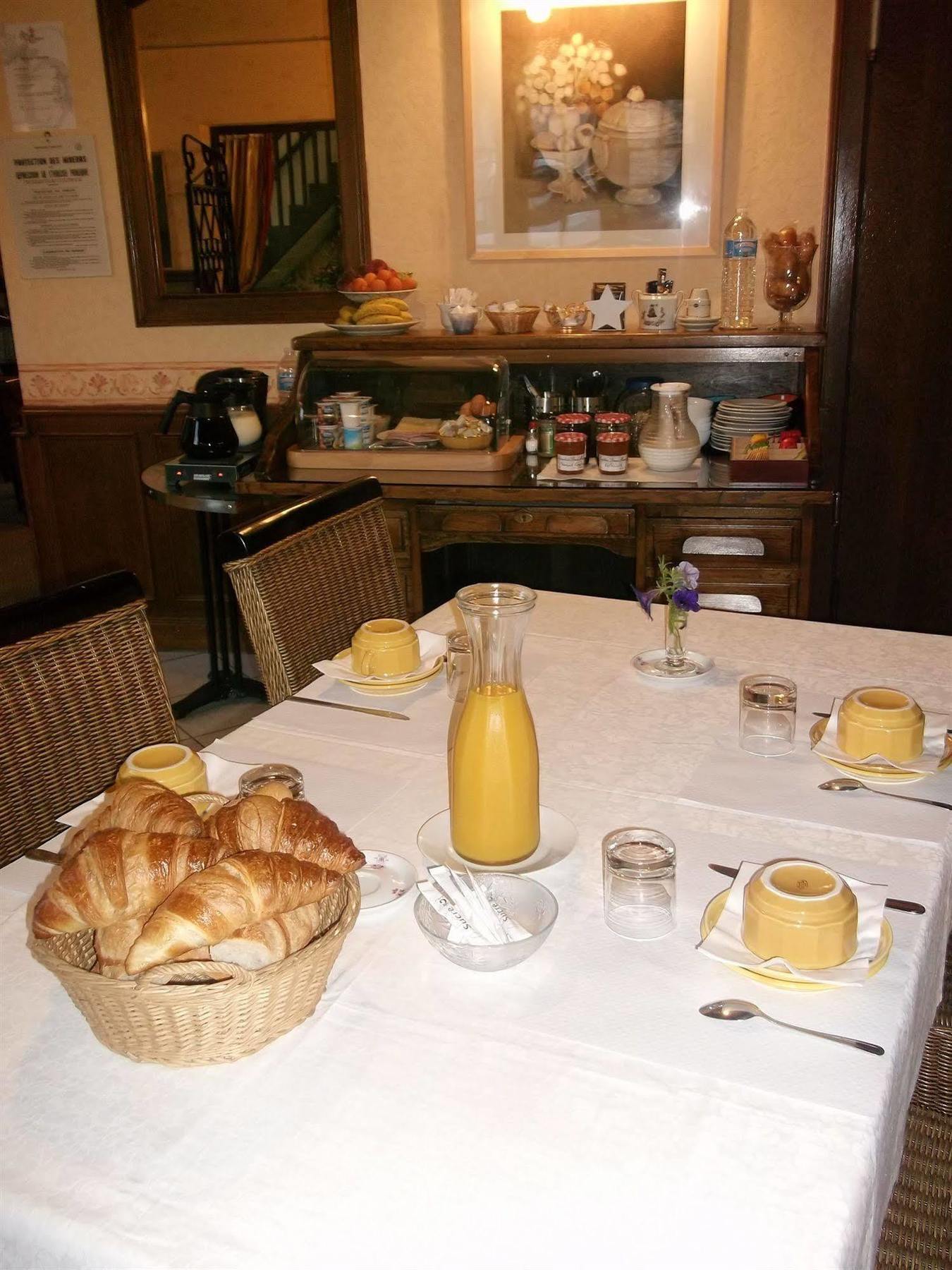 Hotel Le Relais Des Templiers Beaugency Esterno foto