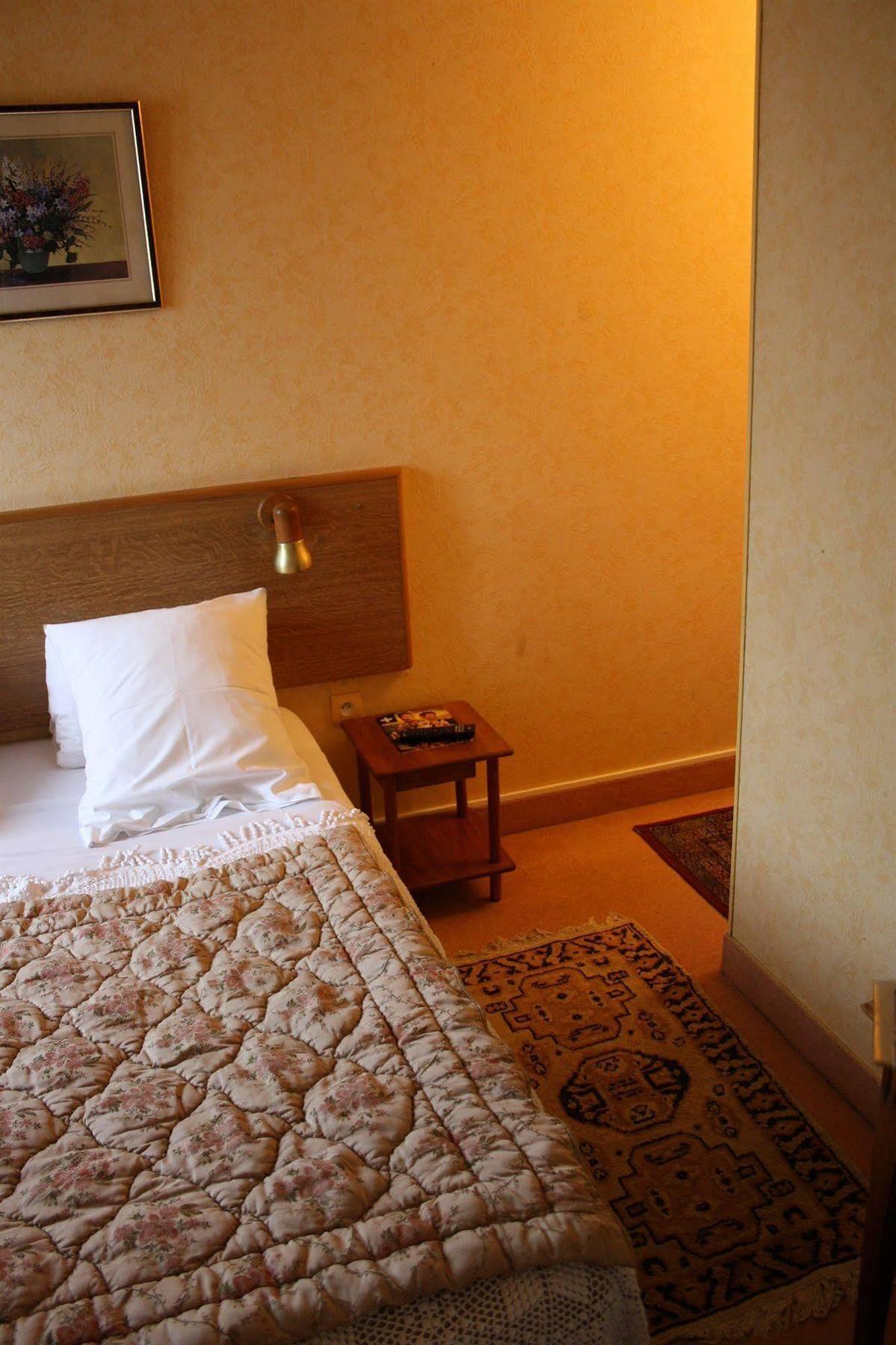 Hotel Le Relais Des Templiers Beaugency Esterno foto