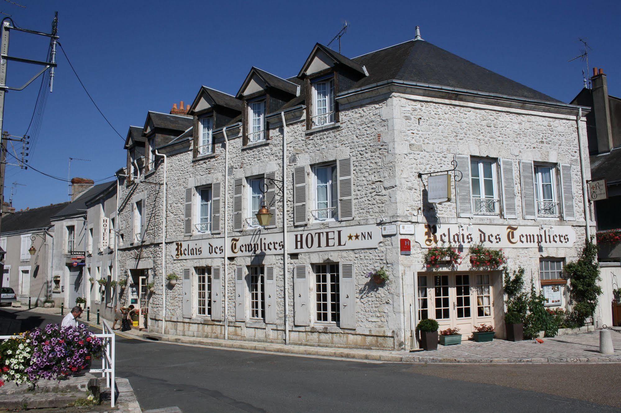 Hotel Le Relais Des Templiers Beaugency Esterno foto