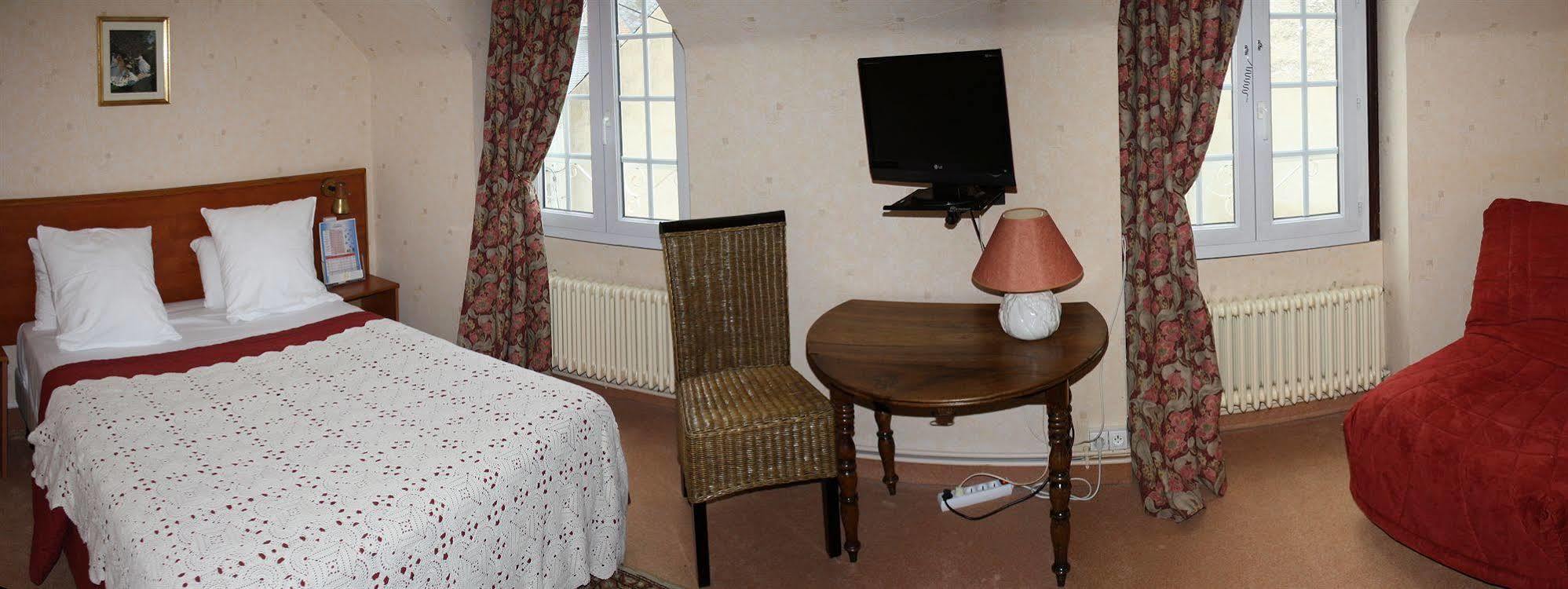 Hotel Le Relais Des Templiers Beaugency Esterno foto